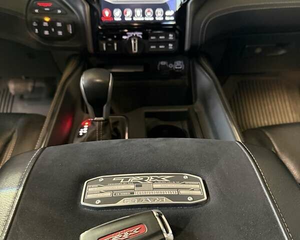 Серый Додж RAM 1500, объемом двигателя 6.2 л и пробегом 36 тыс. км за 130000 $, фото 16 на Automoto.ua