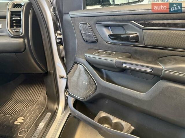 Серый Додж RAM 1500, объемом двигателя 6.2 л и пробегом 36 тыс. км за 130000 $, фото 7 на Automoto.ua