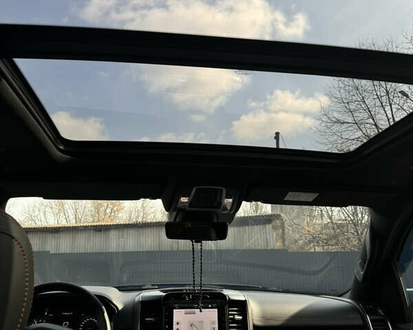 Сірий Додж RAM 1500, об'ємом двигуна 6.2 л та пробігом 10 тис. км за 170000 $, фото 16 на Automoto.ua