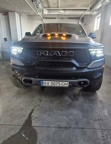 Серый Додж RAM 1500, объемом двигателя 6.2 л и пробегом 36 тыс. км за 130000 $, фото 1 на Automoto.ua