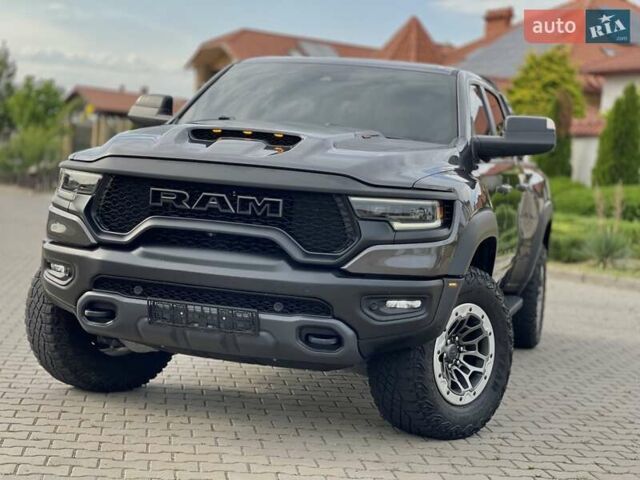 Серый Додж RAM 1500, объемом двигателя 6.2 л и пробегом 44 тыс. км за 108900 $, фото 1 на Automoto.ua