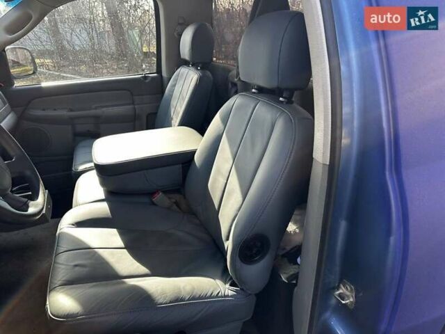 Синій Додж RAM 1500, об'ємом двигуна 5.65 л та пробігом 150 тис. км за 8500 $, фото 13 на Automoto.ua