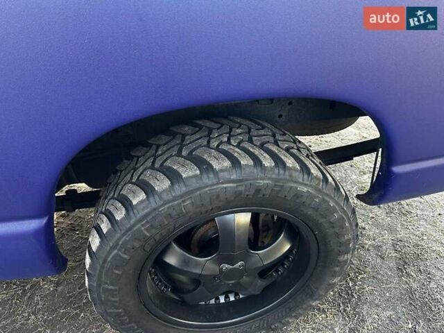 Синій Додж RAM 1500, об'ємом двигуна 5.65 л та пробігом 150 тис. км за 8500 $, фото 14 на Automoto.ua