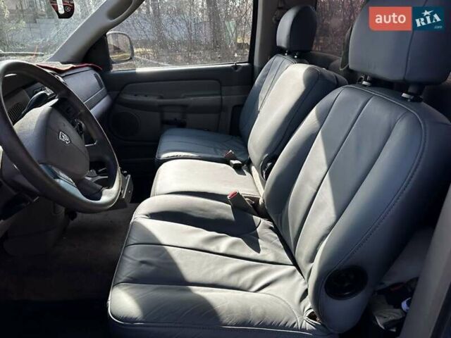 Синій Додж RAM 1500, об'ємом двигуна 5.65 л та пробігом 150 тис. км за 8500 $, фото 16 на Automoto.ua
