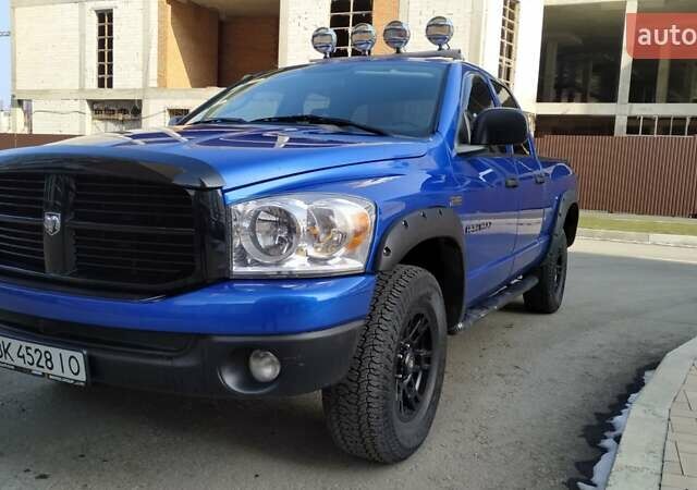 Синій Додж RAM 1500, об'ємом двигуна 5.7 л та пробігом 225 тис. км за 13950 $, фото 1 на Automoto.ua
