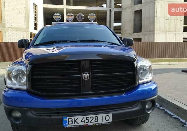 Синій Додж RAM 1500, об'ємом двигуна 5.7 л та пробігом 225 тис. км за 13950 $, фото 10 на Automoto.ua