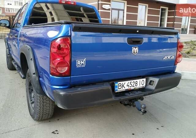 Синій Додж RAM 1500, об'ємом двигуна 5.7 л та пробігом 225 тис. км за 13950 $, фото 4 на Automoto.ua