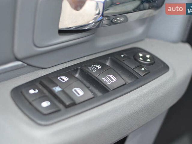 Синій Додж RAM 1500, об'ємом двигуна 5.7 л та пробігом 135 тис. км за 23900 $, фото 13 на Automoto.ua