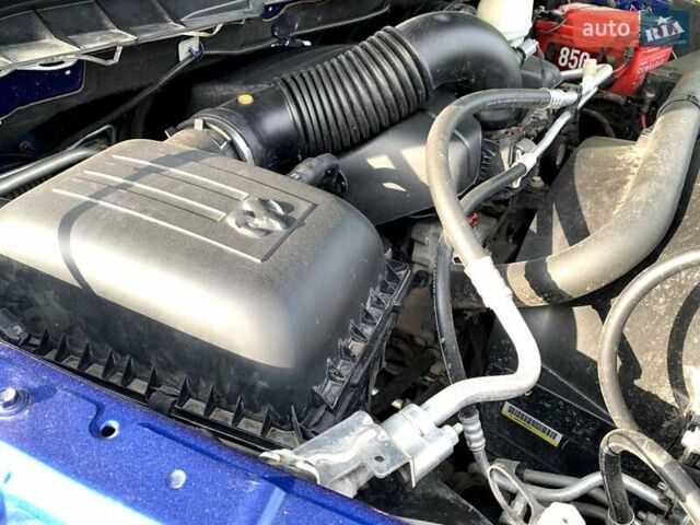 Синий Додж RAM 1500, объемом двигателя 5.7 л и пробегом 135 тыс. км за 20200 $, фото 20 на Automoto.ua