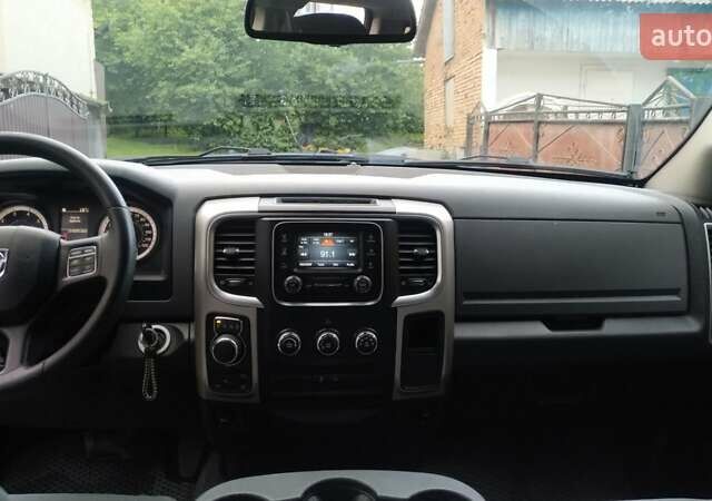 Синий Додж RAM 1500, объемом двигателя 5.7 л и пробегом 135 тыс. км за 20200 $, фото 10 на Automoto.ua
