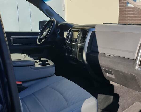 Синий Додж RAM 1500, объемом двигателя 5.7 л и пробегом 104 тыс. км за 26700 $, фото 11 на Automoto.ua