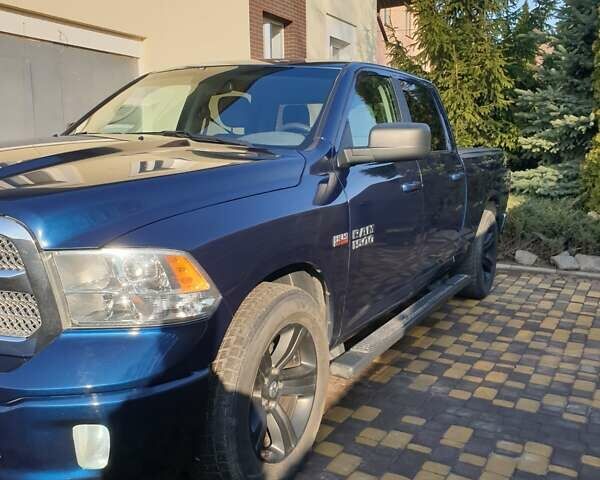 Синий Додж RAM 1500, объемом двигателя 5.7 л и пробегом 104 тыс. км за 26700 $, фото 1 на Automoto.ua