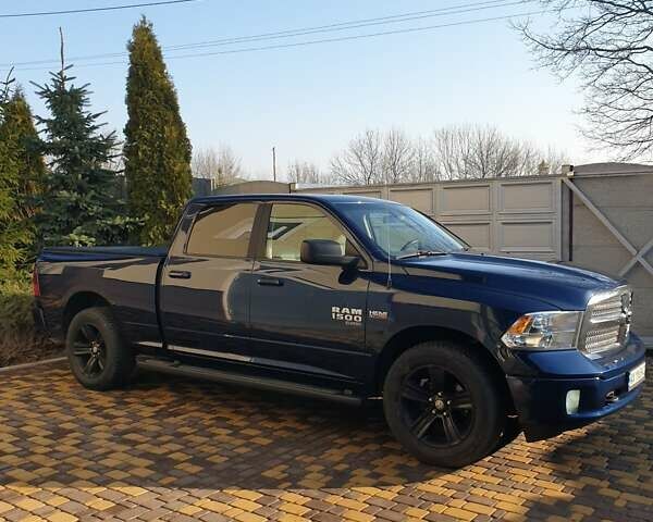 Синий Додж RAM 1500, объемом двигателя 5.7 л и пробегом 104 тыс. км за 26700 $, фото 3 на Automoto.ua