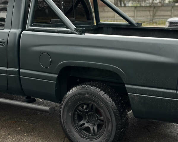 Зеленый Додж RAM 1500, объемом двигателя 5.2 л и пробегом 329 тыс. км за 6800 $, фото 9 на Automoto.ua