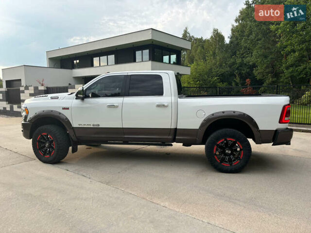 Белый Додж RAM 2500, объемом двигателя 6.4 л и пробегом 106 тыс. км за 60000 $, фото 5 на Automoto.ua