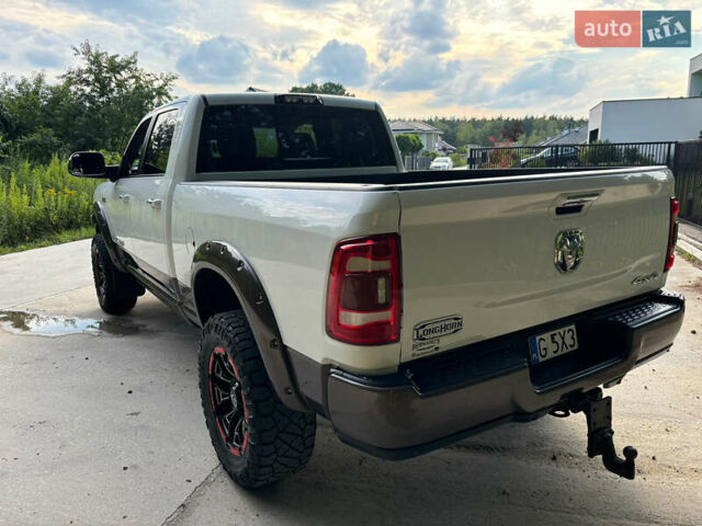 Белый Додж RAM 2500, объемом двигателя 6.4 л и пробегом 106 тыс. км за 60000 $, фото 6 на Automoto.ua