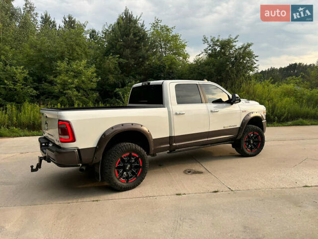 Белый Додж RAM 2500, объемом двигателя 6.4 л и пробегом 106 тыс. км за 60000 $, фото 4 на Automoto.ua