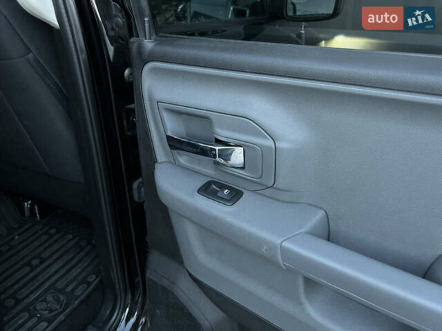 Черный Додж RAM 2500, объемом двигателя 3.61 л и пробегом 83 тыс. км за 24500 $, фото 21 на Automoto.ua