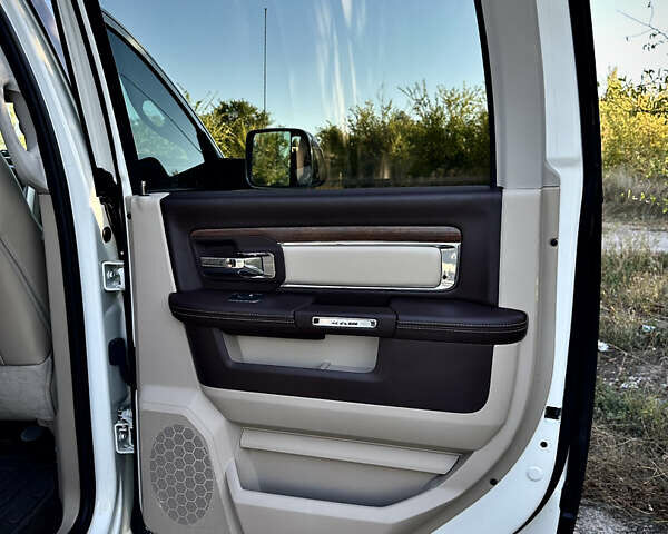 Белый Додж RAM 3500, объемом двигателя 6.69 л и пробегом 26 тыс. км за 69999 $, фото 1 на Automoto.ua