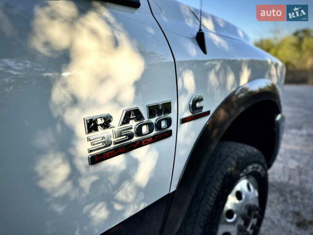Белый Додж RAM 3500, объемом двигателя 6.69 л и пробегом 26 тыс. км за 69999 $, фото 3 на Automoto.ua