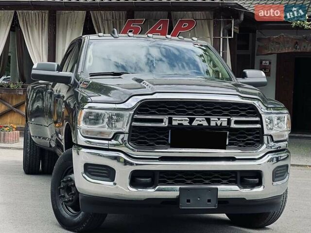 Серый Додж RAM 3500, объемом двигателя 6.7 л и пробегом 35 тыс. км за 99900 $, фото 3 на Automoto.ua