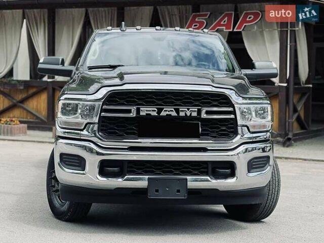 Серый Додж RAM 3500, объемом двигателя 6.7 л и пробегом 35 тыс. км за 99900 $, фото 6 на Automoto.ua