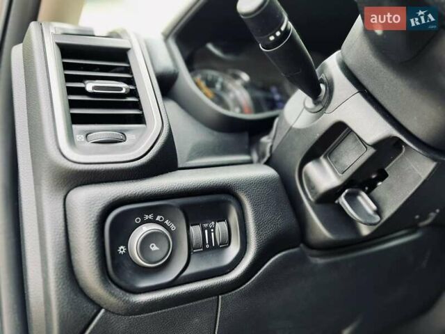 Серый Додж RAM 3500, объемом двигателя 6.7 л и пробегом 35 тыс. км за 99900 $, фото 37 на Automoto.ua