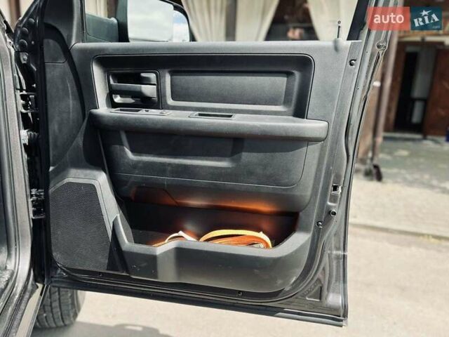 Серый Додж RAM 3500, объемом двигателя 6.7 л и пробегом 35 тыс. км за 99900 $, фото 33 на Automoto.ua