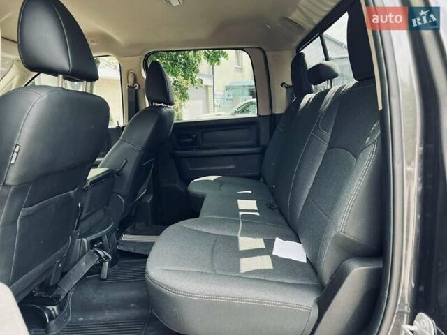 Серый Додж RAM 3500, объемом двигателя 6.7 л и пробегом 35 тыс. км за 99900 $, фото 50 на Automoto.ua