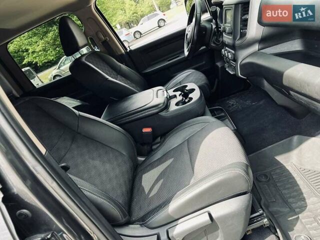 Серый Додж RAM 3500, объемом двигателя 6.7 л и пробегом 35 тыс. км за 99900 $, фото 32 на Automoto.ua