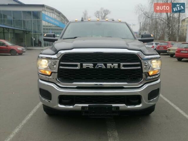Серый Додж RAM 3500, объемом двигателя 6.7 л и пробегом 35 тыс. км за 99900 $, фото 9 на Automoto.ua