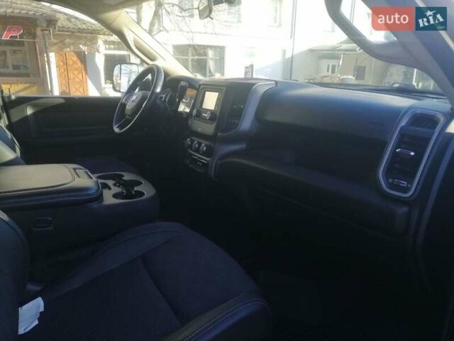 Серый Додж RAM 3500, объемом двигателя 6.7 л и пробегом 35 тыс. км за 99900 $, фото 7 на Automoto.ua