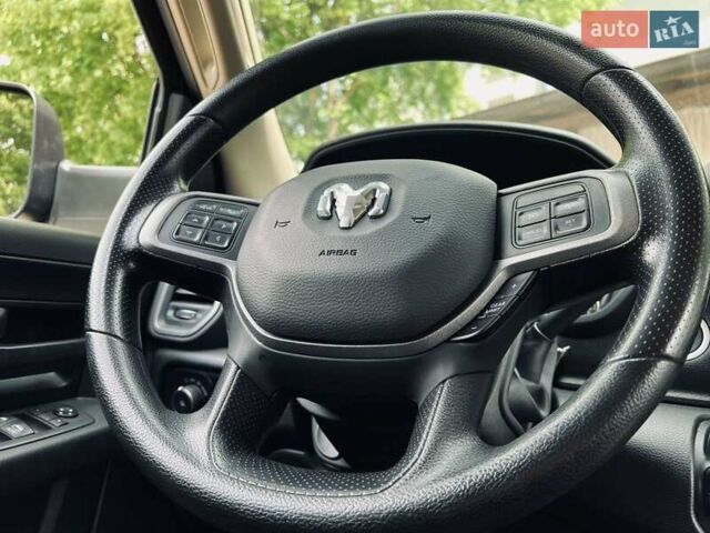 Серый Додж RAM 3500, объемом двигателя 6.7 л и пробегом 35 тыс. км за 99900 $, фото 42 на Automoto.ua