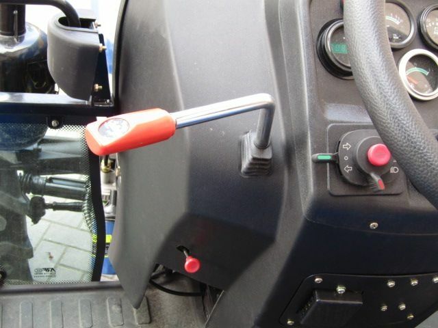 Донг Фенг Інша, об'ємом двигуна 4.04 л та пробігом 1 тис. км за 8400 $, фото 13 на Automoto.ua