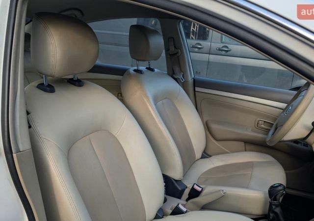 Білий Донг Фенг E11K, об'ємом двигуна 0 л та пробігом 140 тис. км за 10000 $, фото 33 на Automoto.ua