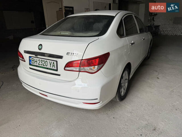 Белый Донг Фенг E11K, объемом двигателя 0 л и пробегом 72 тыс. км за 9500 $, фото 1 на Automoto.ua