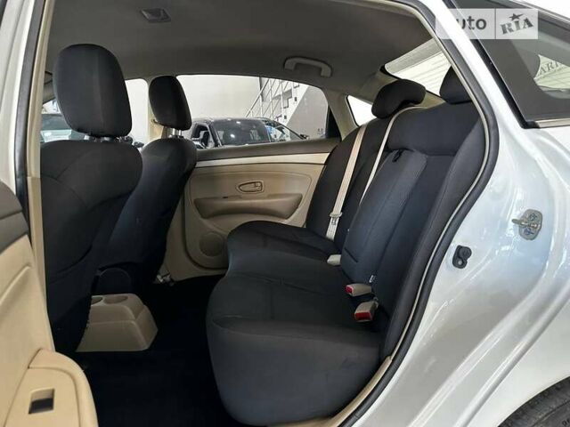 Белый Донг Фенг E11K, объемом двигателя 0 л и пробегом 72 тыс. км за 7500 $, фото 14 на Automoto.ua