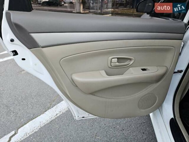 Белый Донг Фенг E11K, объемом двигателя 0 л и пробегом 55 тыс. км за 9000 $, фото 26 на Automoto.ua