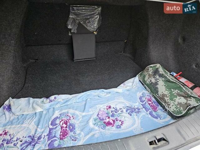 Белый Донг Фенг E11K, объемом двигателя 0 л и пробегом 55 тыс. км за 9000 $, фото 24 на Automoto.ua