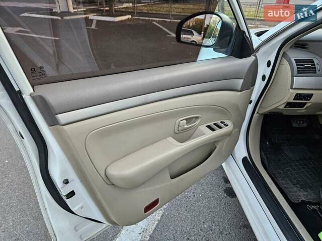 Белый Донг Фенг E11K, объемом двигателя 0 л и пробегом 55 тыс. км за 9000 $, фото 36 на Automoto.ua