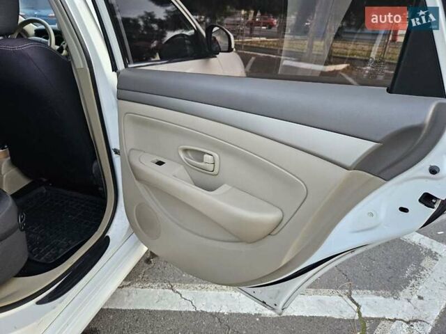 Белый Донг Фенг E11K, объемом двигателя 0 л и пробегом 55 тыс. км за 9000 $, фото 28 на Automoto.ua