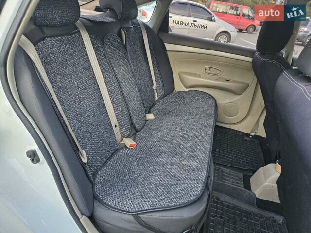 Белый Донг Фенг E11K, объемом двигателя 0 л и пробегом 55 тыс. км за 9000 $, фото 29 на Automoto.ua