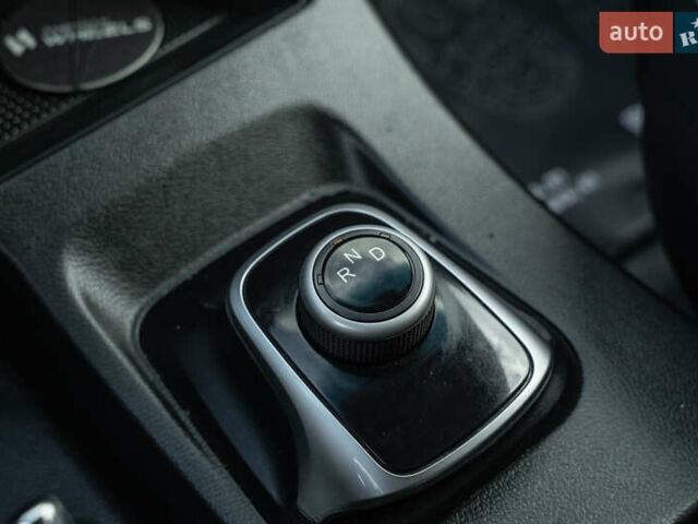 Белый Донг Фенг M5EV, объемом двигателя 0 л и пробегом 32 тыс. км за 22900 $, фото 23 на Automoto.ua