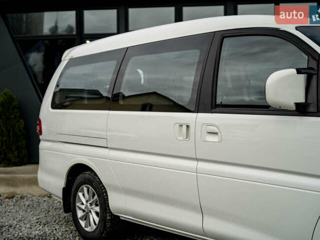 Белый Донг Фенг M5EV, объемом двигателя 0 л и пробегом 32 тыс. км за 22900 $, фото 7 на Automoto.ua