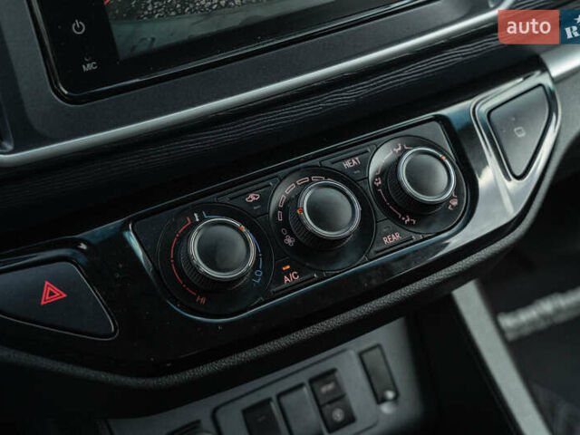 Белый Донг Фенг M5EV, объемом двигателя 0 л и пробегом 32 тыс. км за 22900 $, фото 21 на Automoto.ua