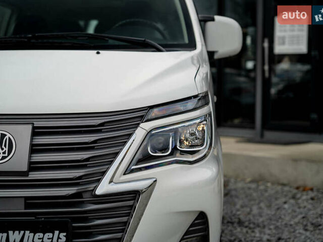 Белый Донг Фенг M5EV, объемом двигателя 0 л и пробегом 32 тыс. км за 22900 $, фото 9 на Automoto.ua