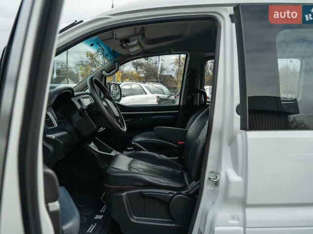 Белый Донг Фенг M5EV, объемом двигателя 0 л и пробегом 32 тыс. км за 22900 $, фото 12 на Automoto.ua