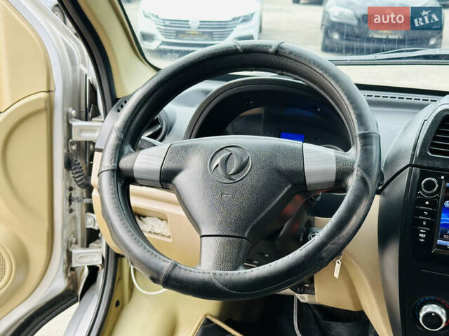 Серый Донг Фенг M5EV, объемом двигателя 0 л и пробегом 40 тыс. км за 14900 $, фото 19 на Automoto.ua