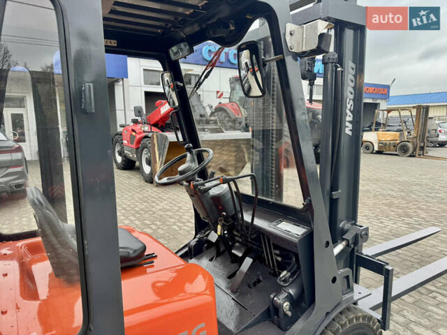 Дусан Д 2008 у Радомышле на Automoto.ua Помаранчевий Дусан Д, об'ємом двигуна 0 л та пробігом 0 тис. км за 10000 $, фото 10 на Automoto.ua