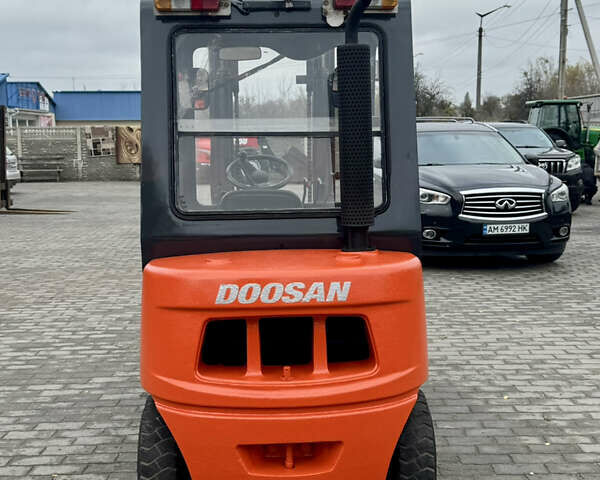 Дусан Д 2008 у Радомышле на Automoto.ua Помаранчевий Дусан Д, об'ємом двигуна 0 л та пробігом 0 тис. км за 10000 $, фото 2 на Automoto.ua